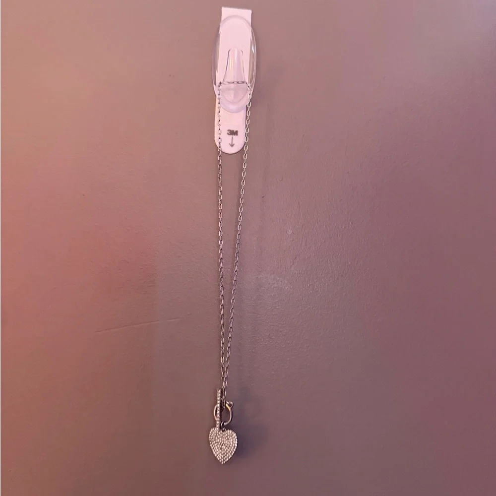 Elegant Sparkly Silver Heart Pendant Necklace - Picture 3 of 5